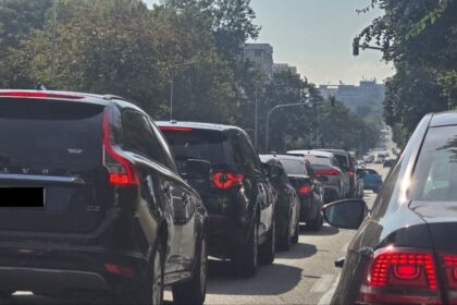 atentie soferi nu merg semafoarele la intersectia din tomis 3 traficul e de cosmar 6a9a6f612cae3
