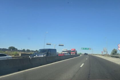 atentie soferi se circula pe o singura banda pe autostrada a4 pe sensul agigea ovidiu vezi motivul 6a9f9cde95645