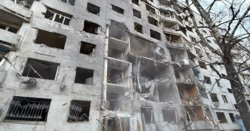 bloc lovit de o bomba ghidata ruseasca in harkiv au fost ranite 22 de persoane inclusiv copii 6aba1c3b94ba0