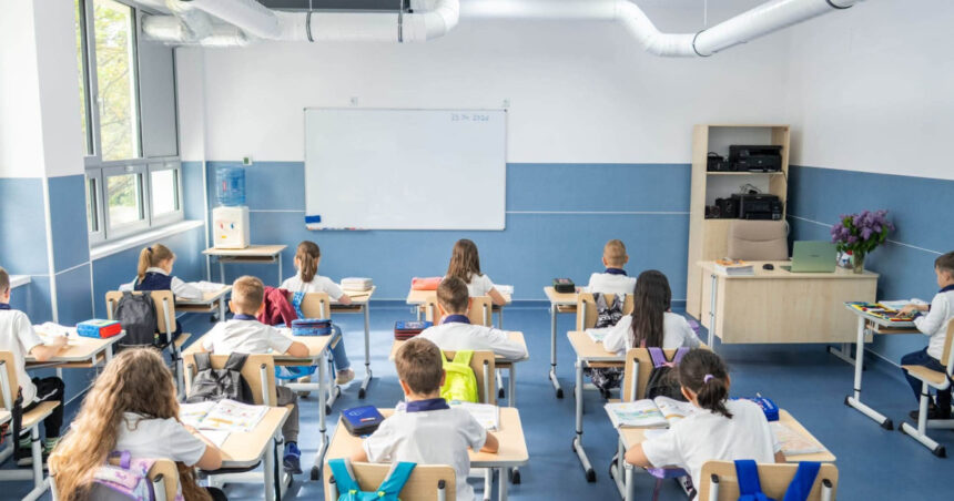 bolojan noul an scolar incepe cu finalizarea unui mare program de investitii in educatie cum s au folosit peste 25 miliarde de euro 6a9e624b22521