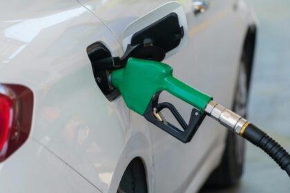 carburantii s au scumpit din nou benzina ajunge la 970 lei iar motorina la 1023 lei pe litru 6a9baca27bb45