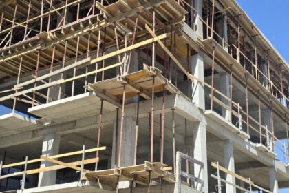 document aproape 29 milioane de lei pentru un bloc cu patru etaje scos la licitatie in constanta 6aa1cc48a9ccd