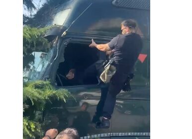 dosarul soferului de tir care a facut prapad in tomis nord si cel al politistilor locali care l au lovit au fost reunite 6aa316c10b6bb