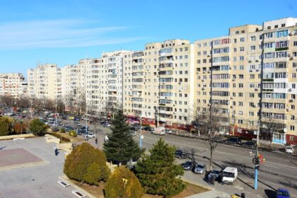 fereastra din uscator motiv de proces la constanta presedintele unei asociatii de proprietari dat in judecata de vecini il banuiau ca si a facut atelier de tamplarie in apartament 6ab1e7a408bf5