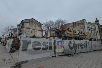 florina moscu achitata alaturi de radu mazare pe cand se numea sorina gina hortolomei moscu primeste unda verde pentru imobilul din strada vasile alecsandri din zona peninsulara 6a9c235fe3e12