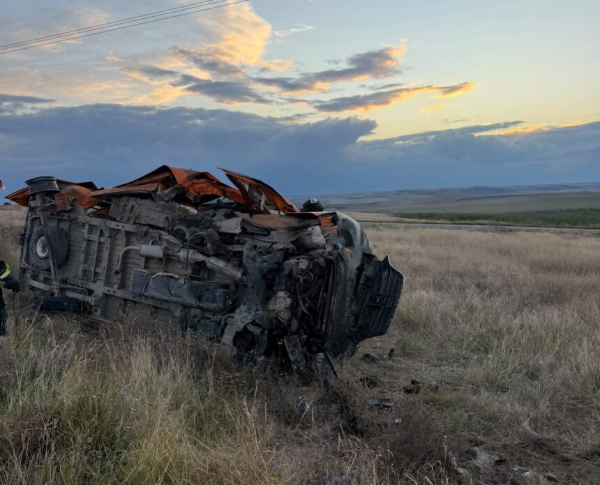 foto cum a avut loc accidentul de pe dc82 in zona sacele un microbuz cu 6 pasageri s a rasturnat 6ab2ba847d9f3