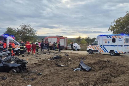 foto doi copii si un adult au murit dupa ce un autoturism si un camion s au ciocnit pe un drum din judetul iasi 6ab4034c451f8