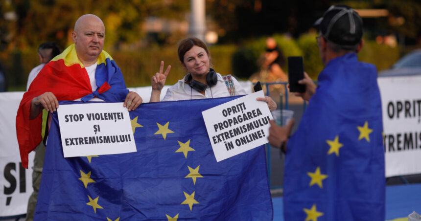 foto mesaje anti extremism la manifestatia din capitala dragostea de tara nu e legionara 6ab02e5b095ed