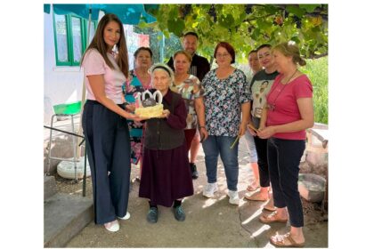 foto sarbatoare in comuna dumbraveni rada utupanu felicitata de administratia locala la implinirea unui secol de viata 6ab270b078f60