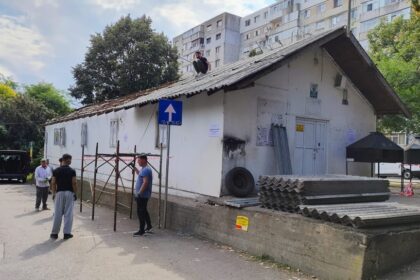 foto video a inceput demolarea bisericii izvorul tamadurii cunoscuta ca biserica de pe trotuar 6ab0f90dd56ea