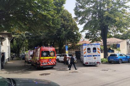 foto video descarcerarea smurd ul si ambulanta pe strada rascoala din 1907 aproape de colegiul pedagogic o persoana a murit 6abb848469d7f