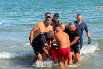galerie foto a fost gasit turistul diparut in apele marii la costinesti 6a9824d28499c