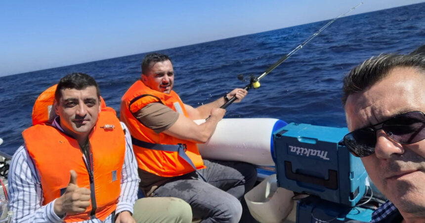galerie foto george simion si dan dungaciu la pescuit alaturi de calugarii de pe muntele athos ne au facut mai intariti pentru ce va urma 6a9edd5af02ef