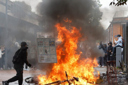 galerie foto haos la protestele elevilor din franta violente si confruntari cu politia peste 200 de persoane au fost arestate 6abbe8bdf0166
