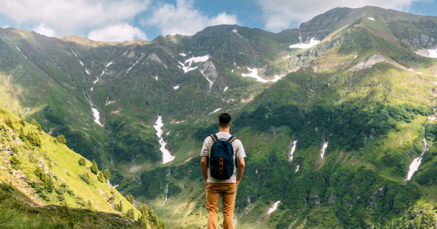ins mai multi turisti in romania in iulie dar bilantul primelor sapte luni ramane negativ 6a9a8d3ae6066