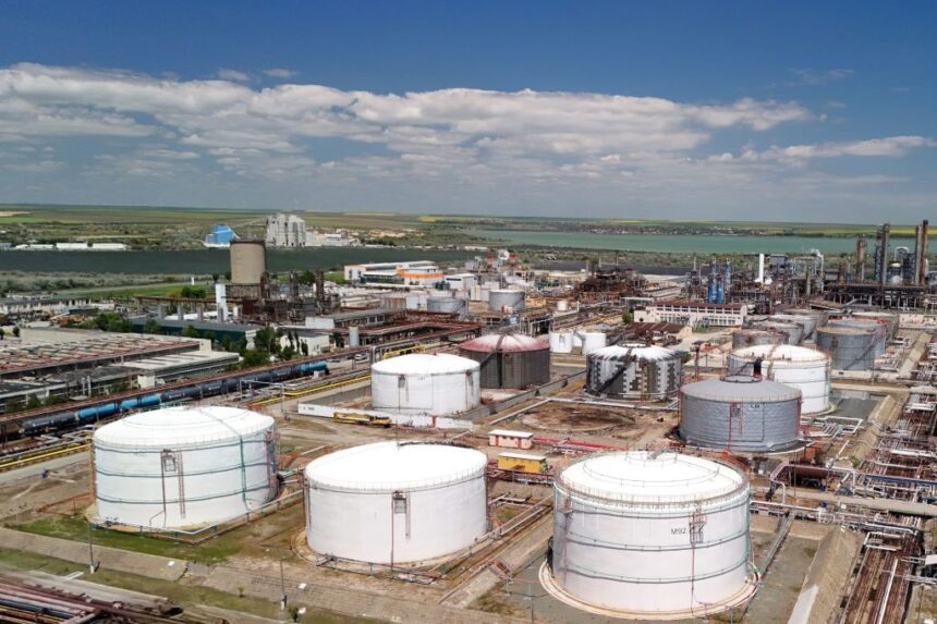 investitii strategice in modernizarea si extinderea capacitatii de stocare a rafinariei petromidia 6a99368b308fc