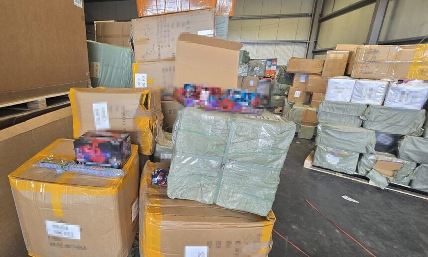 lovitura in portul constanta 60 000 de jucarii suspecte de contrafacere in valoare de peste 700 000 de lei descoperite intr un container din china 6aa7a204755ee