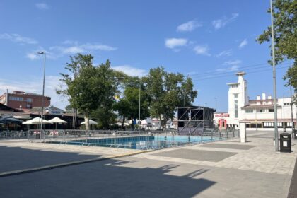 mamaia se schimba bucata cu bucata dupa casutele din satul de vacanta dispar si terasele din piateta cazino 6aa8755cc4350