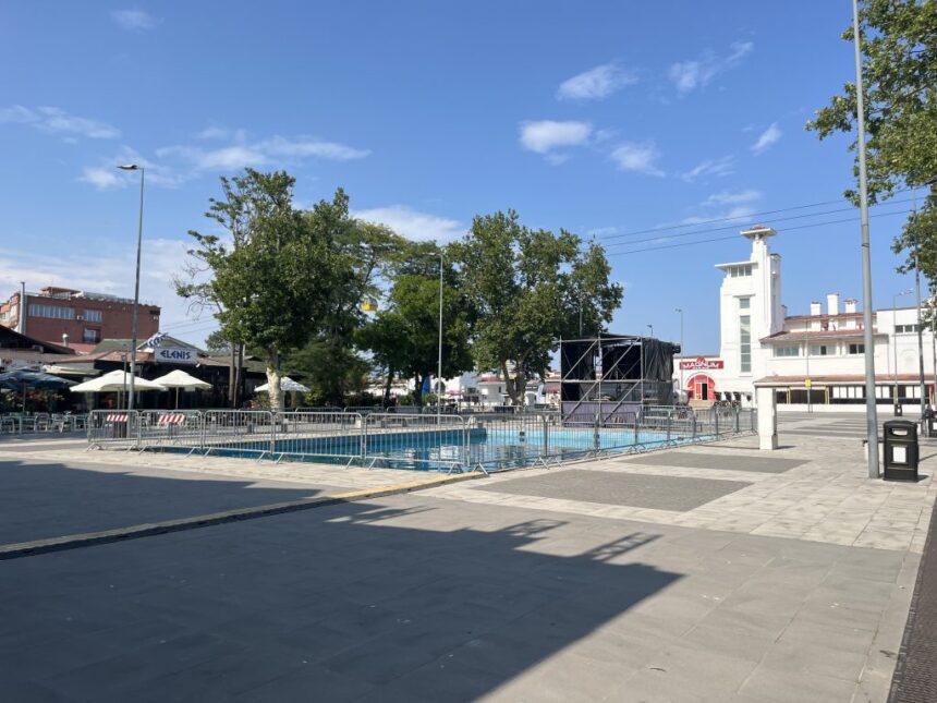 mamaia se schimba bucata cu bucata dupa casutele din satul de vacanta dispar si terasele din piateta cazino 6aa8755cc4350