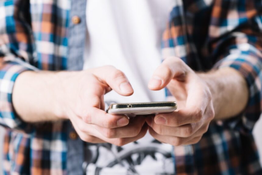 mesajele unui barbat din constanta pe whatsapp catre un minor vrea in trei te bagi a fost arestat 6a9e987ef3692