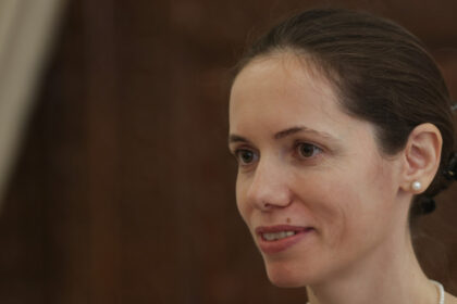mirabela gradinaru si maia sandu impreuna la o conferinta despre siguranta copiilor pe internet la chisinau 6a990e06dbf2a