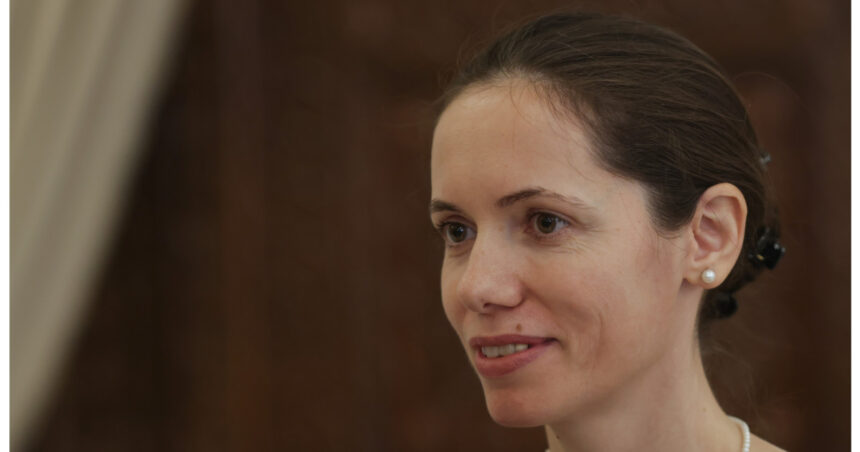 mirabela gradinaru si maia sandu impreuna la o conferinta despre siguranta copiilor pe internet la chisinau 6a990e06dbf2a