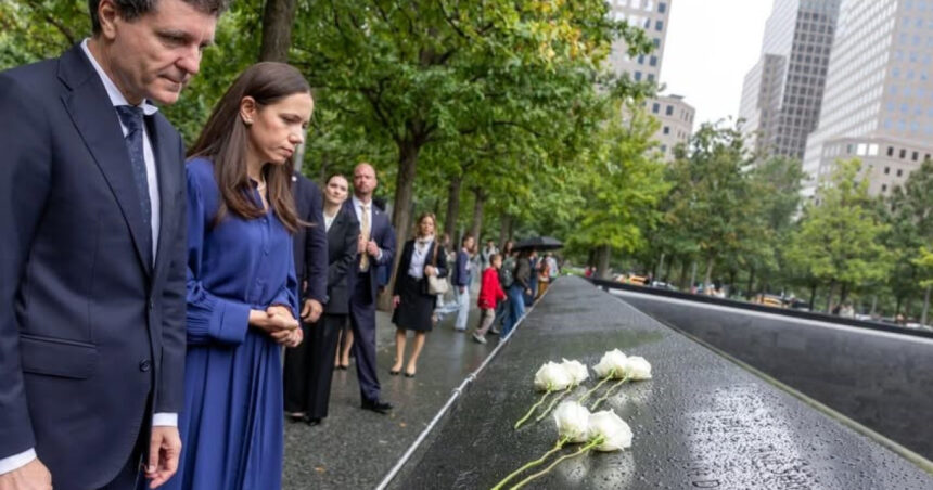 nicusor dan si mirabela gradinaru au depus flori la memorialul 9 11 din new york 6ab046f3397c1