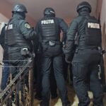 perchezitii in tulcea intr un dosar de evaziune fiscala si fals politistii au gasit medicamente expirate pesticide si peste 5 kilograme de tutun 6ab622ee61bc7