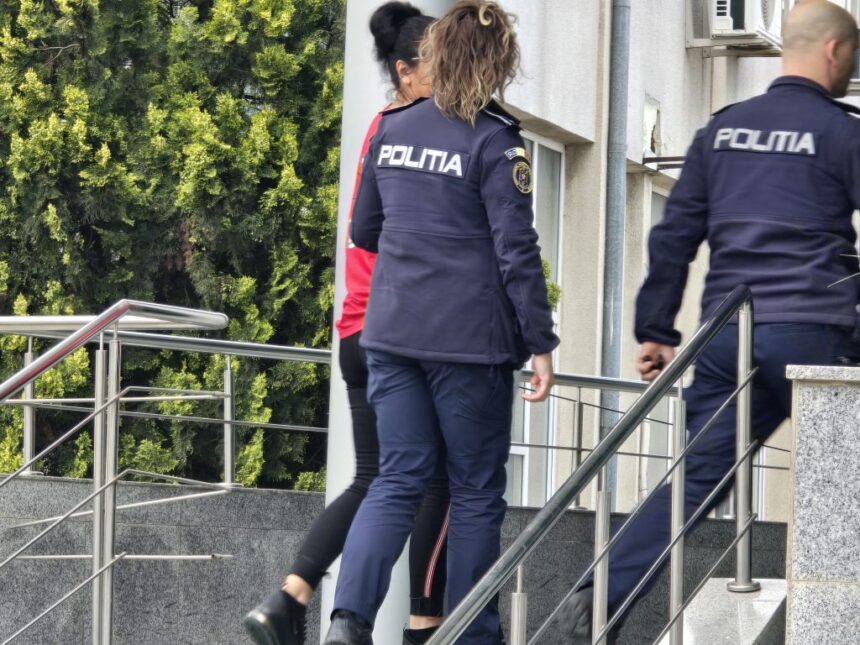 povestea unei minore din constanta care ataca oameni pe strada si care a evadat de mai multe ori 6aadb4902c2b1