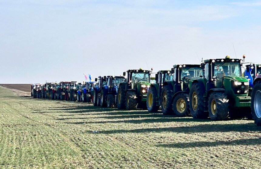 protest urias al fermierilor pe 15 septembrie 200 000 de agricultori vin sa ceara socoteala guvernului 6aa7fd83421e9