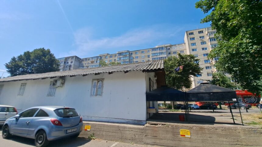 surse biserica improvizata pe trotuar in zona macul rosu va fi demolata pana vineri 6a96a9594ff3a