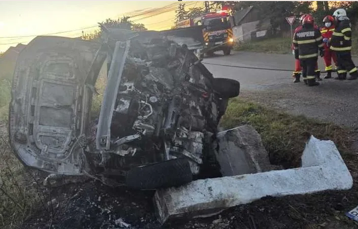 tragedie doi adolescenti de 16 ani au murit carbonizati in masina care a luat foc 6a9d0b87080ed