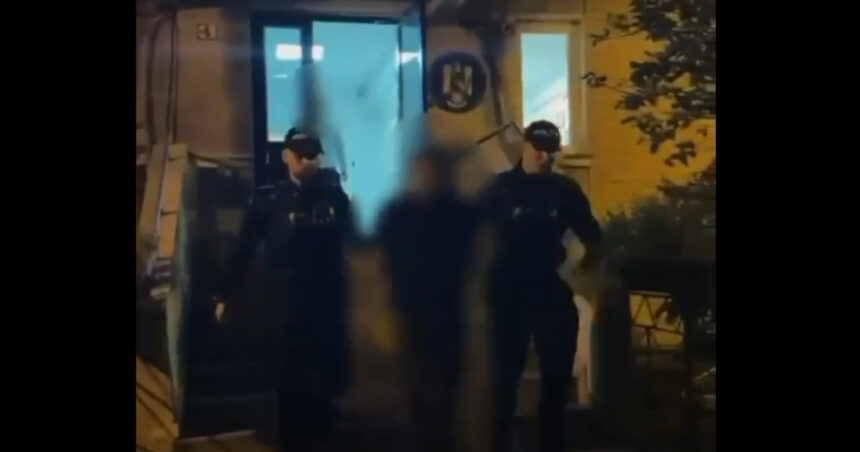 un participant la protestul din piata victoriei care avea un cutit a fost retinut de politistii capitalei 6aa9a4e6c6101