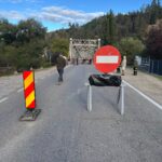 un pod s a prabusit dupa ce a fost traversat de o macara de mare tonaj 6ab39f2bc4415
