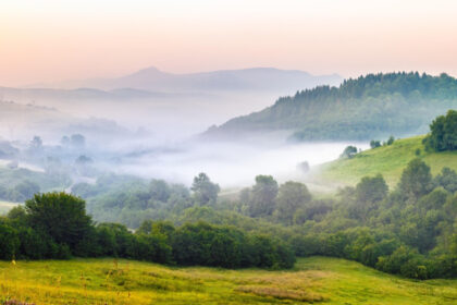 val de frig peste romania temperaturi cu 12 grade mai mici vant puternic si primele ninsori la munte vremea la bucuresti 6ab0e8aae410c