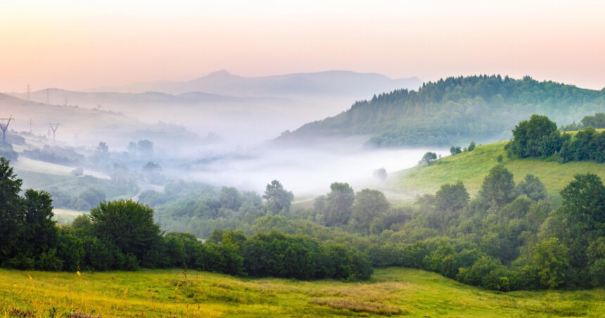 val de frig peste romania temperaturi cu 12 grade mai mici vant puternic si primele ninsori la munte vremea la bucuresti 6ab0e8aae410c