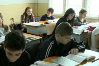 video bursa de prezenta un proiect de lege controversat care ar putea modifica alocatiile copiilor cine pierde si cine primeste mai mult 6aaac53a69fd9