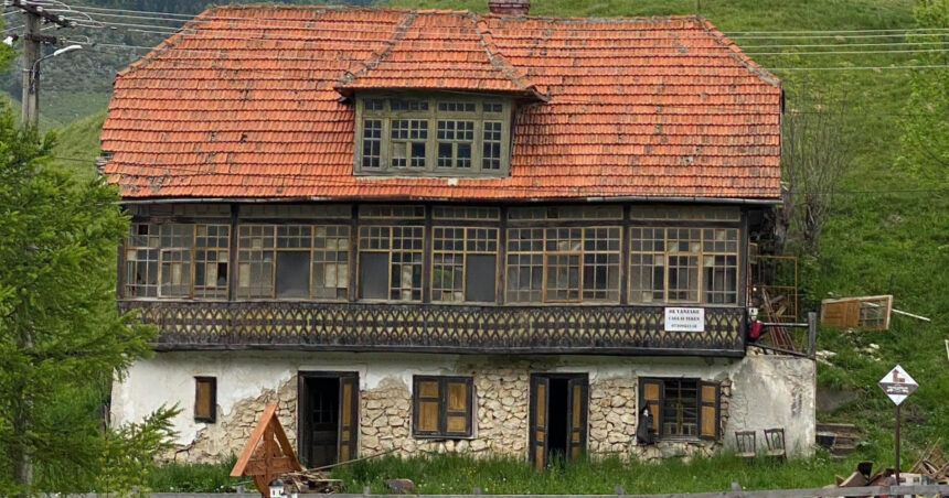 video charlie ottley transforma o cladire veche de 120 de ani din sirnea brasov intr un pub englezesc in onoarea regelui charles 6a9bdb381e2fd