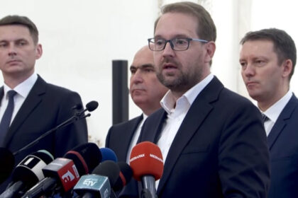 video dominic fritz usr il sustine pe siegfried muresan pentru functia de premier vom fi deschisi pentru discutii inclusiv cu psd 6aad16fb5f978
