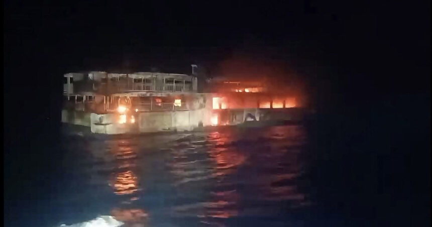 video filipine un incendiu izbucnit pe un feribot a provocat moartea a cinci persoane si zeci de disparuti 6aa24888804da