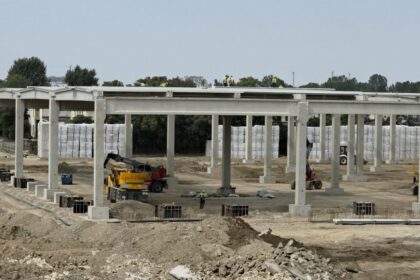 video foto se vede deja scheletul noului dedeman din constanta mcdonalds drive thru si schimbari in trafic 6a99e3501bc02