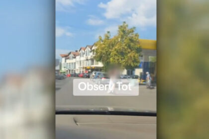 video intreaga familie pe trotineta momentele de inconstienta filmate in judetul mehedinti barbatul care conducea amendat de politie 6aad5a29bb33a