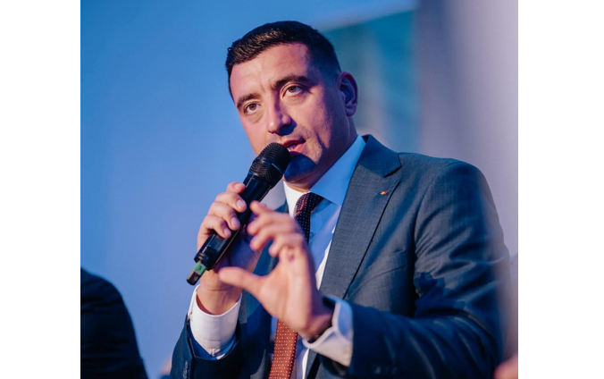video liderul aur george simion s au pus presiuni enorme sa votam un guvern de tip marioneta este de datoria aur sa faca parte din guvernare si sa treaca tara peste aceste momente grele 6aba1360a21b8
