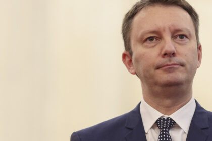 video nicusor dan a semnat decretul prin care il desemneaza premier pe siegfried muresan surse 6aaeb12595071