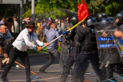 video perchezitii in bucuresti si 15 judete dupa violentele de la protestul ciobanilor din piata victoriei 30 de persoane duse la audieri 6ab2170433d7d