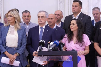 video pnl si usr au semnat un acord de colaborare in parlament reforma administratiei si cea electorala printre prioritati 6a9ed5c02186d