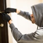 video spargeri in casa domnului un hot a furat mai multe odoare bisericesti politistii l au identificat rapid 6aaab1e154a95