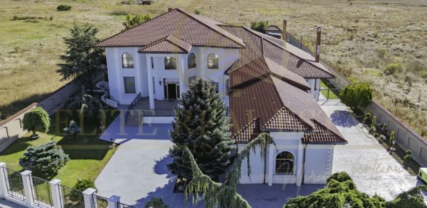 vila de 1 000 de metri patrati scoasa la vanzare in constanta pentru 32 milioane de euro 6aab0367e1624