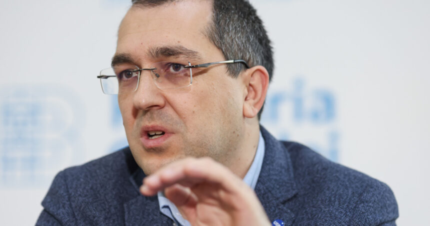 vlad voiculescu ii transmite lui siegfried muresan ca se poate baza pe voturile usr in parlament ii doresc sa reuseasca 6aac24c39dd00