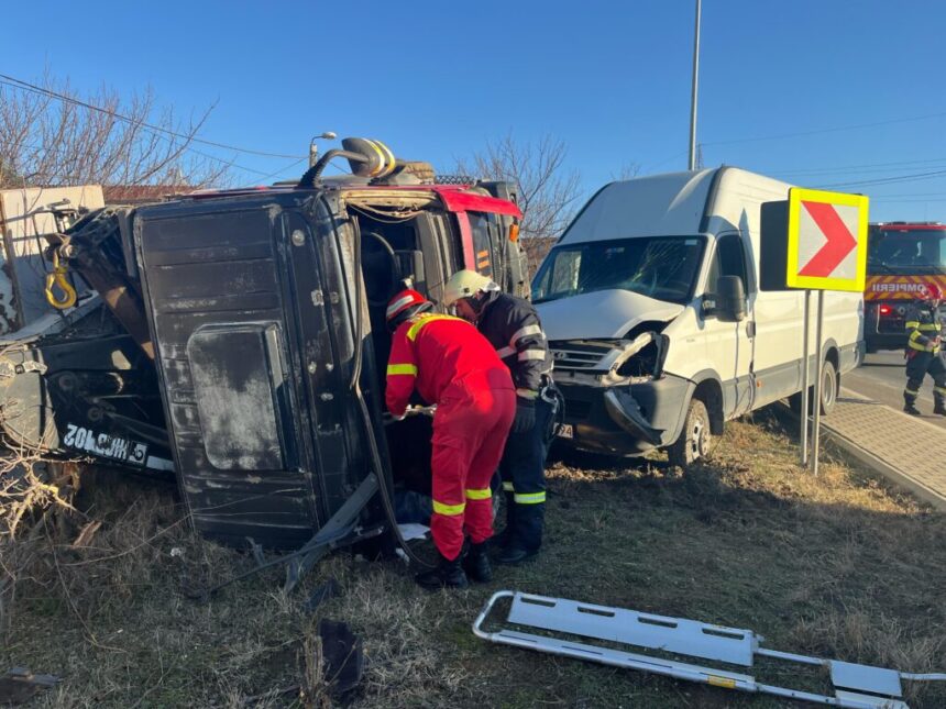 accident cumplit doua persoane au murit dupa ce un microbuz si o autobasculanta s au ciocnit 6ad722718dc92